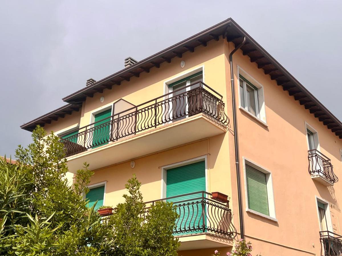 Berengario Suites Торри-дель-Бенако Экстерьер фото