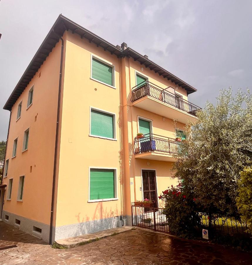 Berengario Suites Торри-дель-Бенако Экстерьер фото
