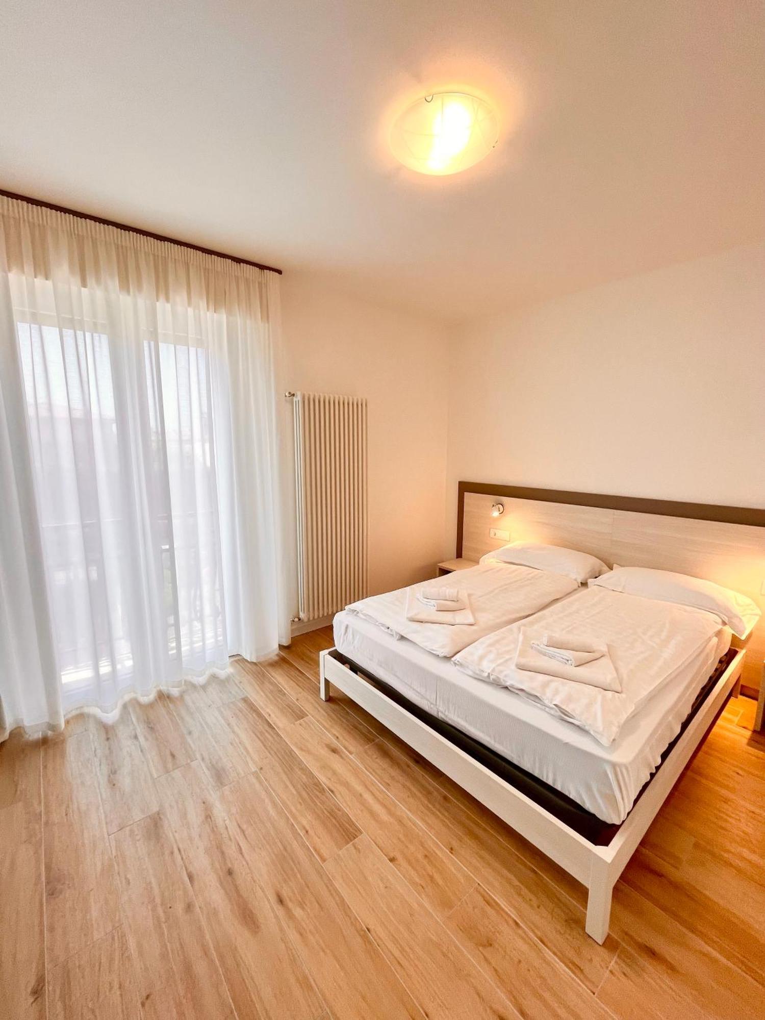 Berengario Suites Торри-дель-Бенако Экстерьер фото